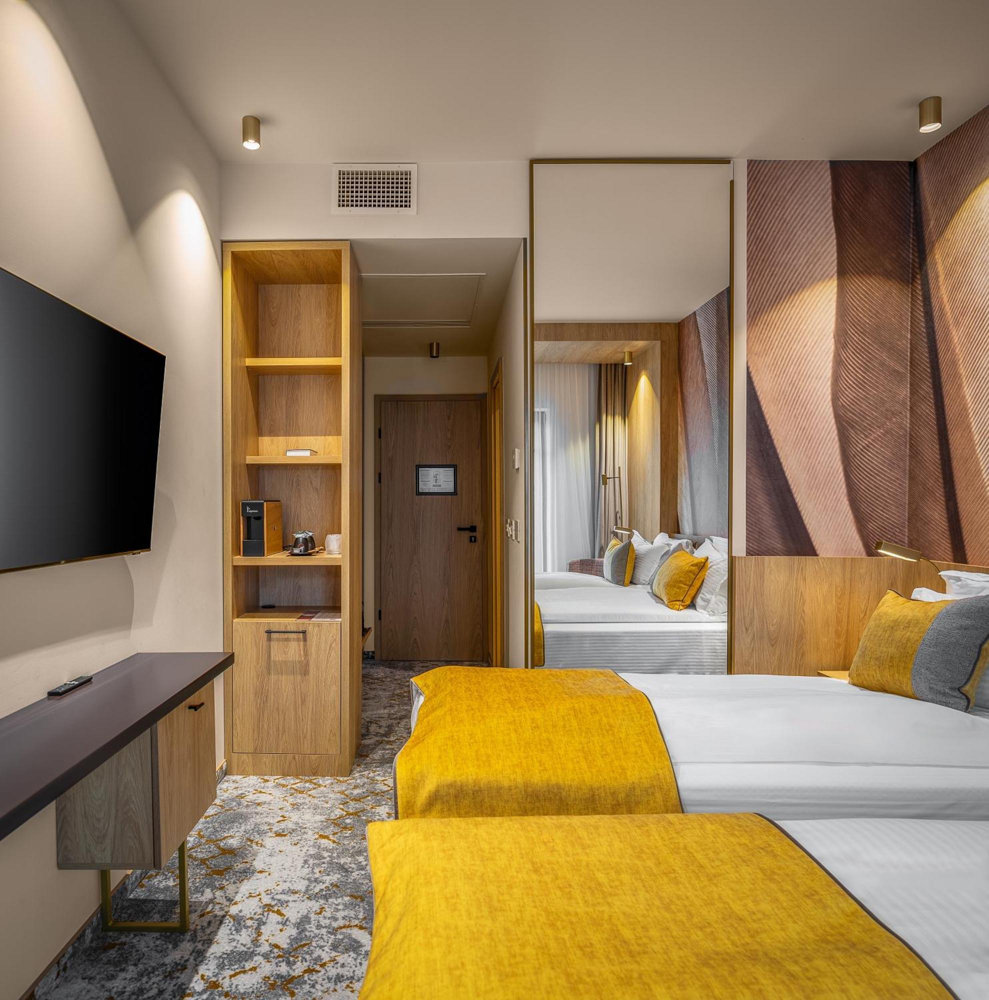 Hotel Branco Тімішоара Екстер'єр фото